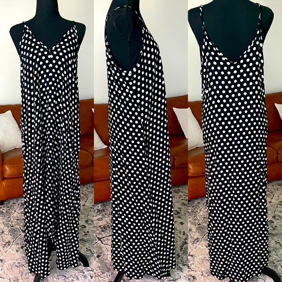 Black and White Polkadot Long Maxi Dress with Pockets Super Light and Flowy - Picture 2 of 12